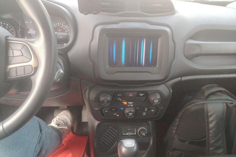 Used  Renegade 2018 Connected Large Screen Version 180T Automatic High-Energy Edition
