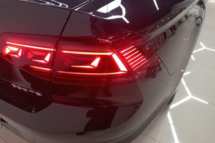 Used Volkswagen Magotan 2023 2 Million Units Limited Edition 330TSI DSG Leading Version
