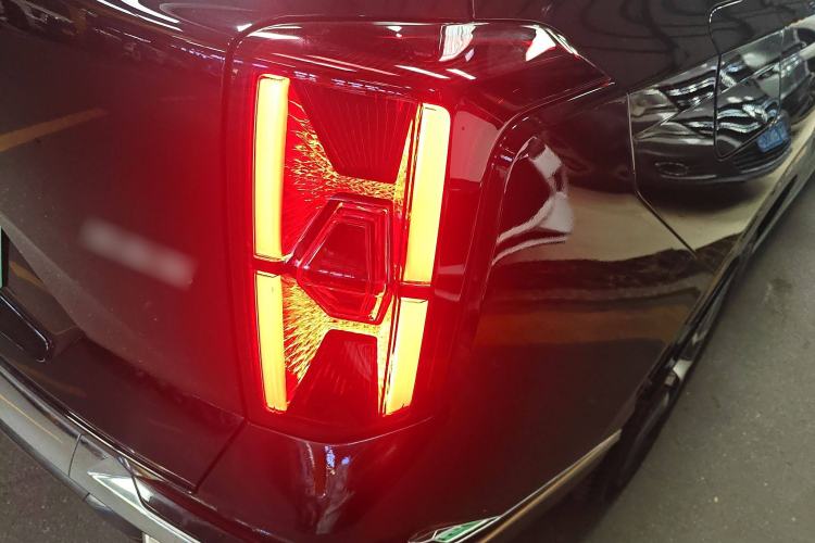 Used GAC Trumpchi ES9 2024 PHEV with 143 km Max
