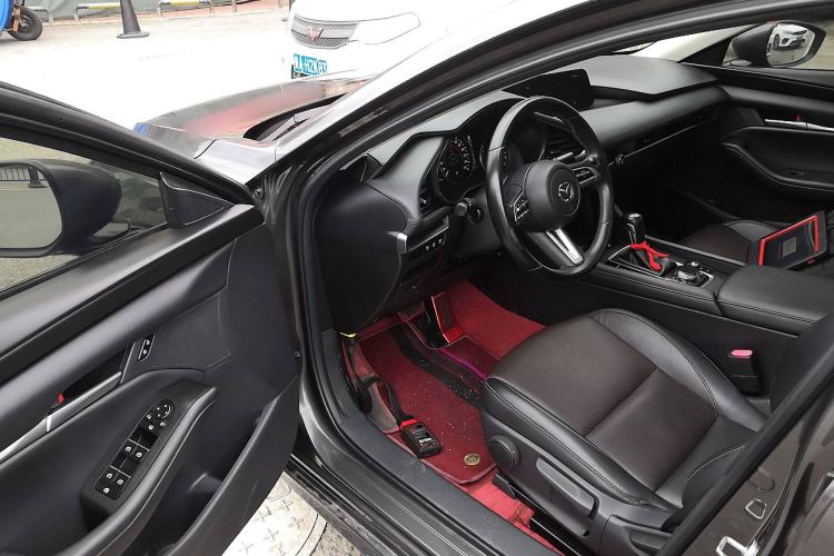 Used Mazda Mazda 3 Axela 2020 1.5L Automatic Luxury Version