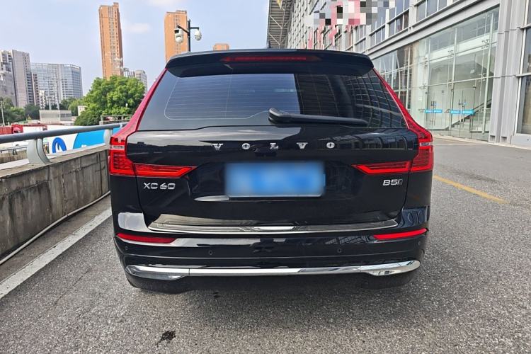 Used Volvo XC60 2023 B5 4x4 Smart Luxury Edition
