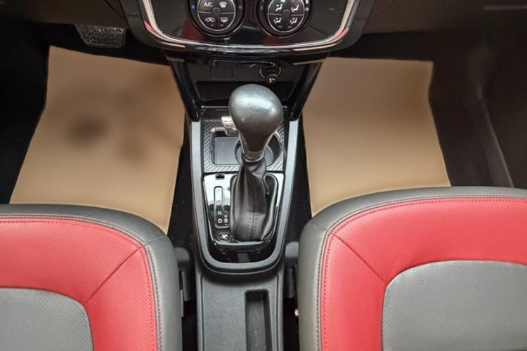 Used FAW Yingzhi G3 2016 G3S 1.5L CVT Luxury Navigation Edition
