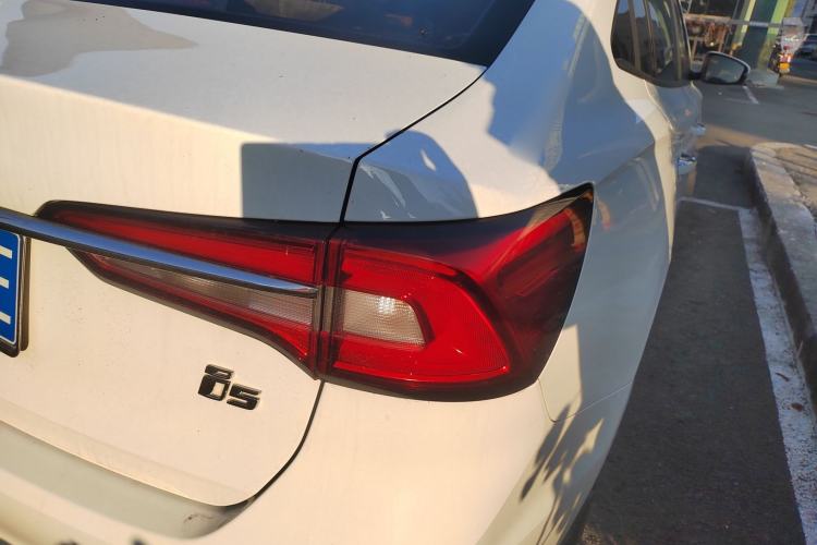 Used Roewe i5 2019 1.5L Manual 4G Connected Langyue Edition
