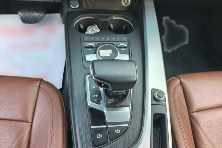 Used Audi A4L 2019 40 TFSI Fashion Version China V