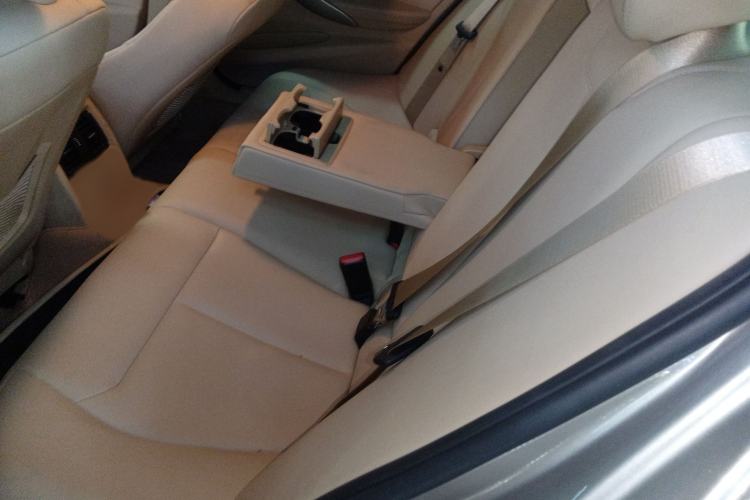 Used BMW 3 Series 2015 320i Luxury Line Stylish Edition
