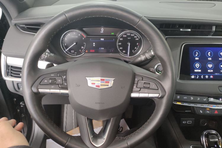 Used Cadillac XT4 2022 28T Two-Wheel-Drive Luxury Version