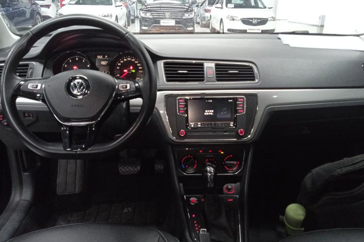 Used Volkswagen Lavida 2017 1.6L Automatic Comfort Edition
