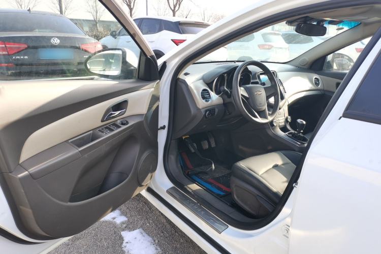 Used Chevrolet Cruze 2015 1.5L Classic SE MT