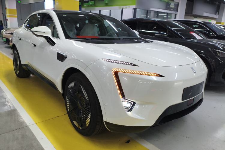 Used  11 2024 630 Rear-Wheel Drive Edition with Three Lasers