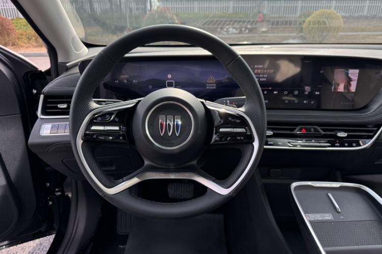 Used Buick LaCrosse 2025 28T Platinum Edition