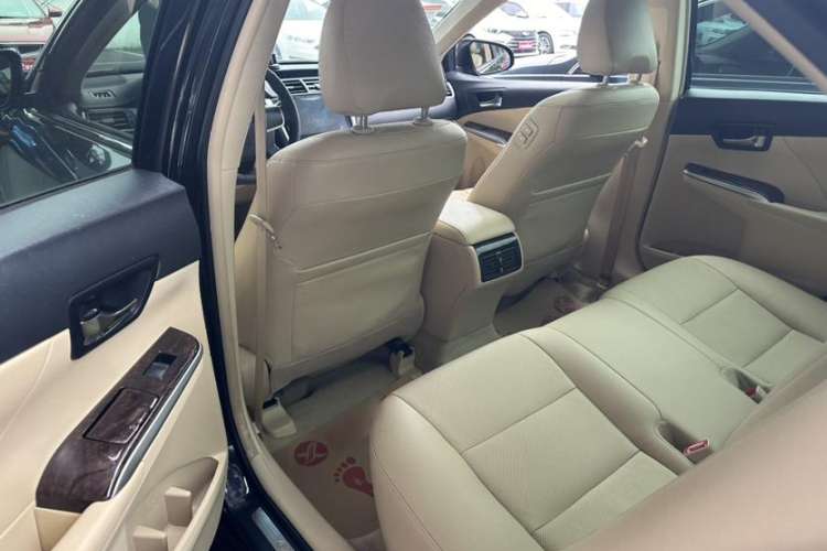 Used Toyota Camry 2016 2.0G 10th Anniversary Leading Edition
