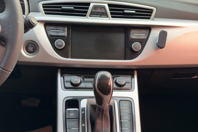 Used Geely Auto Emgrand X7 Sport 2016 1.8TD Automatic ZhiShang Model
