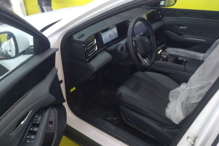 Used BYD Qin L 2024 DM-i 80KM Beyond Model
