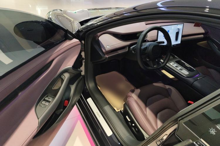 Used  SU7 2024 Rear-Drive Long-Range Intelligent Driving Version
