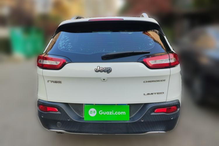 Used  Cherokee 2017 2.0L Superior Edition
