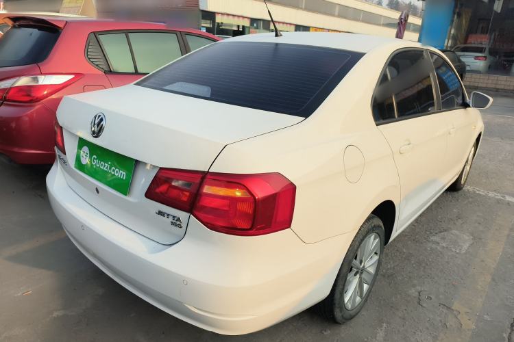 Used Volkswagen Jetta 2015 Value Edition 1.6L Manual Fashionable Style
