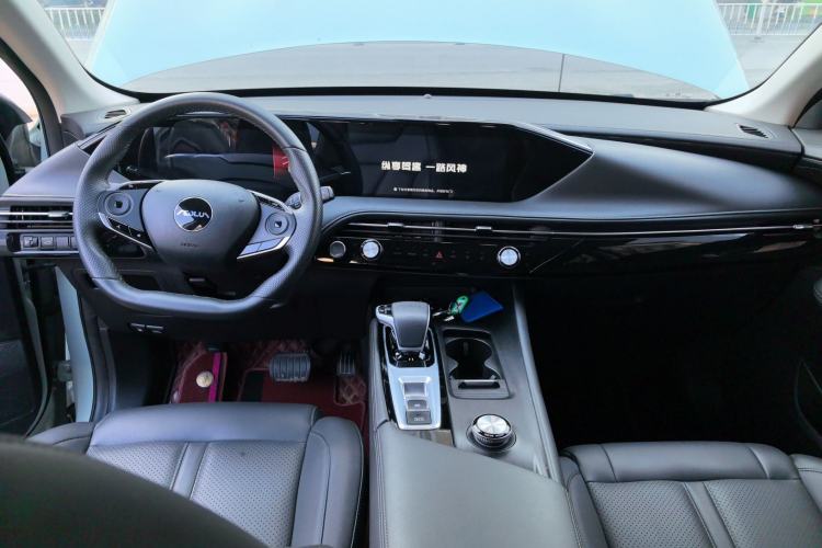 Used Dongfeng Aeolus Huge 2022 Mach Dual-Motor 1.5T MHD Dare-to-Dream Edition
