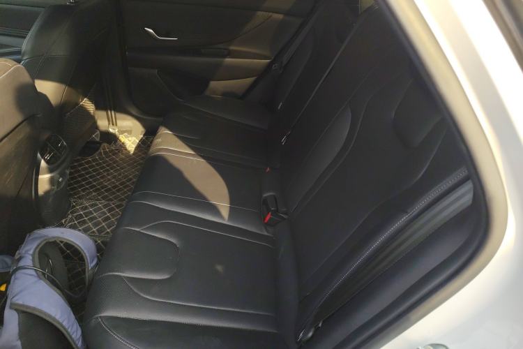 Used Hyundai Elantra 2022 1.5L CVT LUX Prestige Edition
