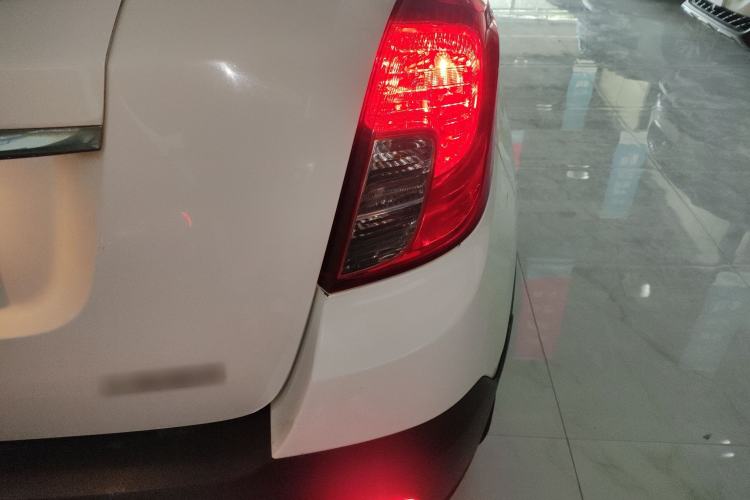 Used Buick Encore 2015 1.4T Automatic Two-Wheel Drive Urban Elite Version
