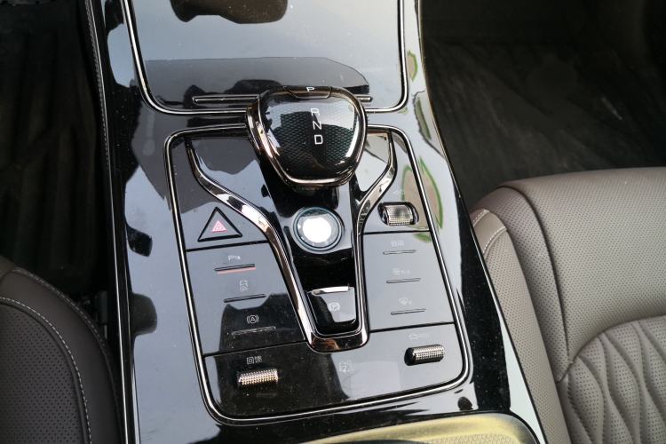 Used BYD Han 2023 EV Champion Edition 605KM Front-Drive Premium Model
