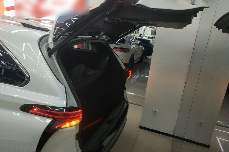 Used Toyota Sienna 2023 2.5L Hybrid Deluxe Edition
