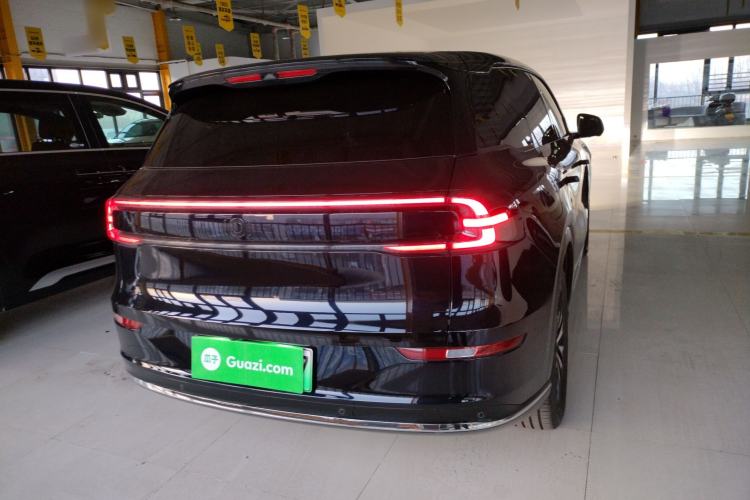 Used  Q07 2025 215 Flagship Edition