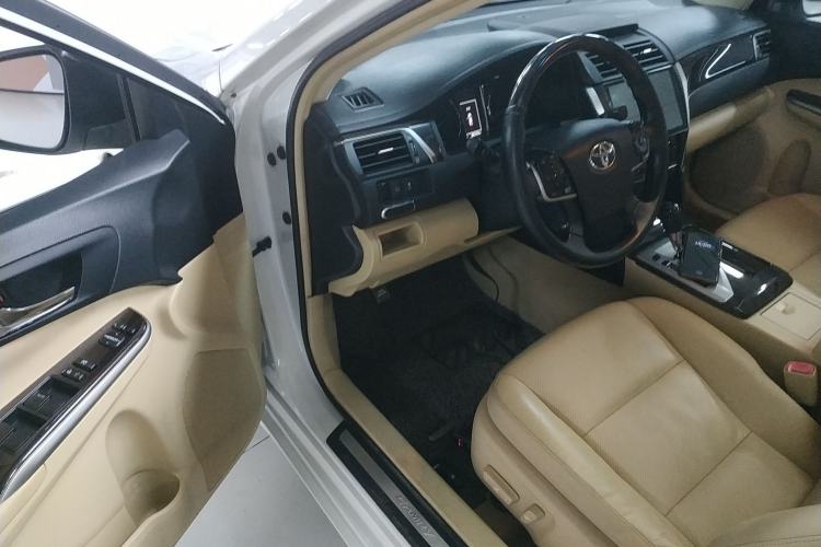 Used Toyota Camry 2015 Dual-Engine 2.5 HG Luxury Navigation Edition
