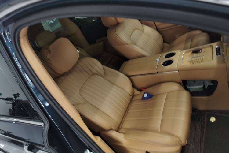 Used VOYAH Dream 2025 PHEV Four-Wheel-Drive Flagship Kunpeng Edition
