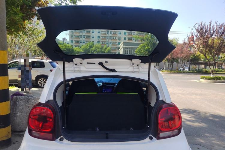 Used Roewe Clever 2021 302 km New Four-Seater Super-Efficient Version
