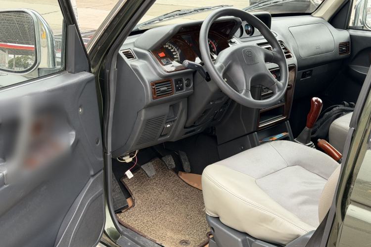 Used Leopaard Heijingang 2013 2.2L Manual Two-Wheel Drive Standard Version
