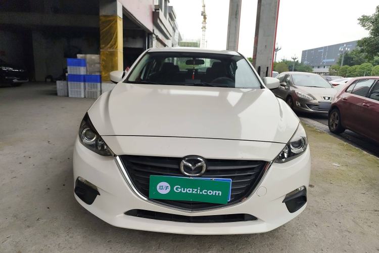 Used Mazda Mazda 3 Axela 2014 Sedan 1.5L Manual Comfort Model
