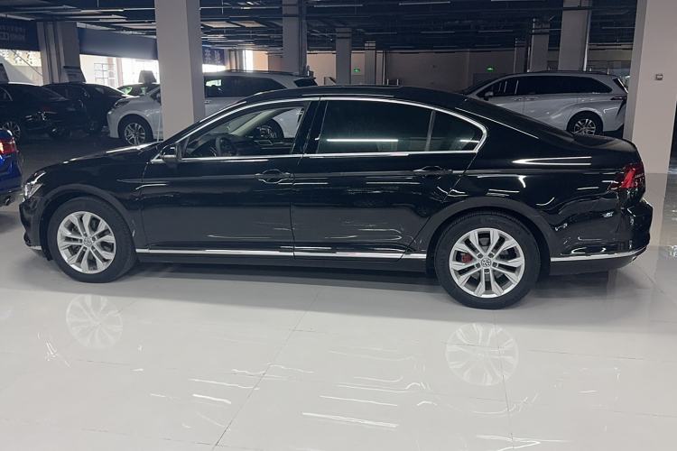 Used Volkswagen Magotan 2018 330TSI DSG Luxury Model
