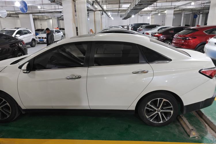 Used Venucia D60 2018 1.6L CVT Smart Connect Elite Edition
