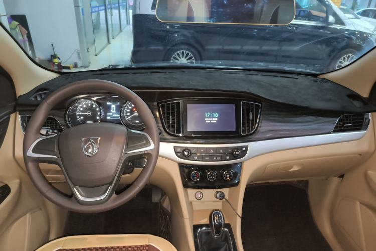 Used Baojun 730 2016 1.5L Manual Comfort Version 7 Seats China V Emission Standard