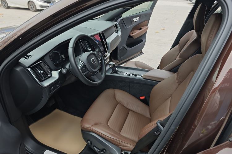 Used Volvo XC60 2021 T5 4x4 Smart Luxury Edition

