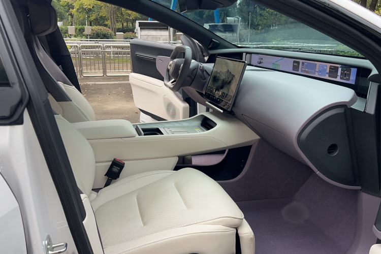 Used  12 2025 Ultra Extended-Range Edition
