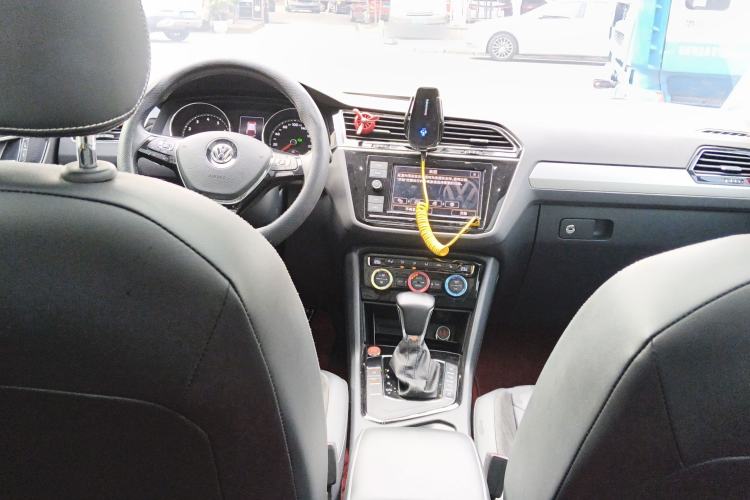 Used Volkswagen Tiguan L 2019 330TSI Automatic Two-Wheel Drive Smart Luxury Version China V Emission Standard