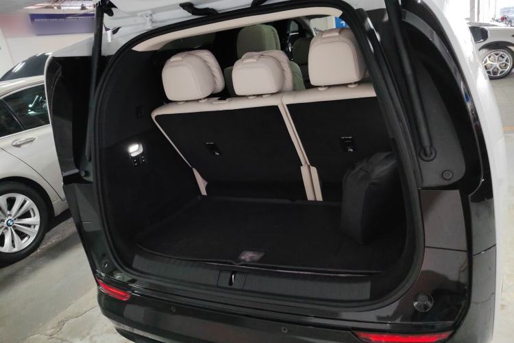 Used Li Auto MEGA 2025 Home Family Special Edition