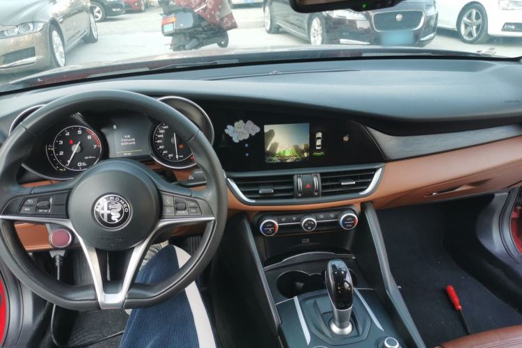 Used Alfa Romeo Giulia 2017 2.0T 200HP Elite Edition
