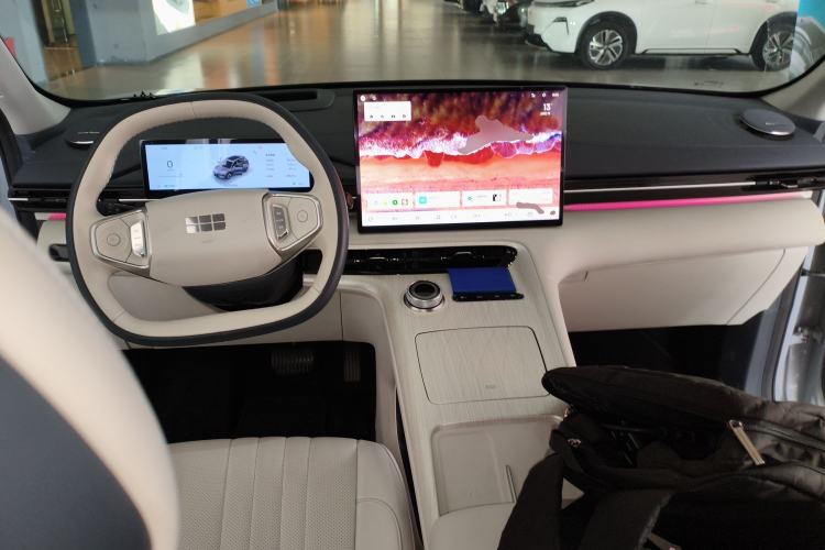 Used  E5 2024 530km Starship Edition