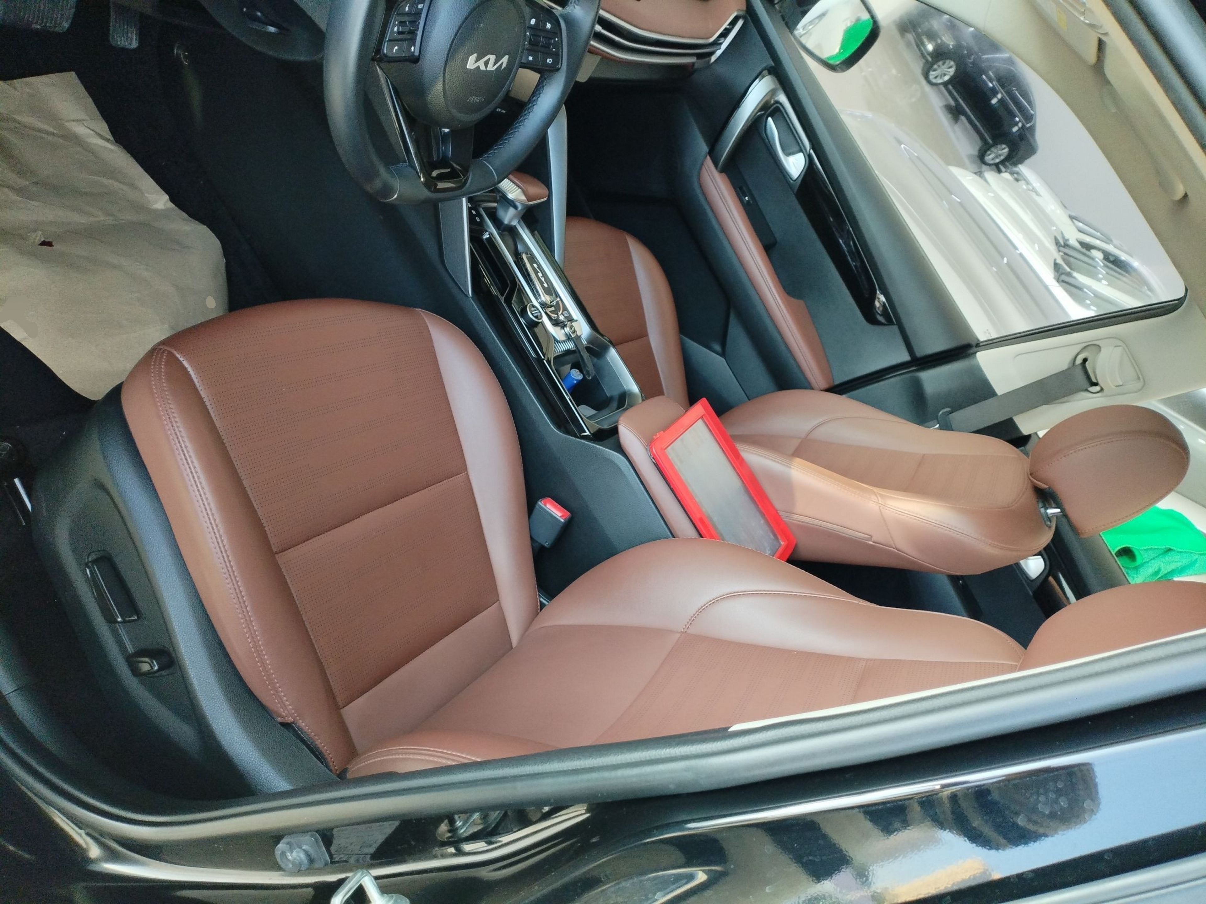 Переднее сиденье в автомобиле