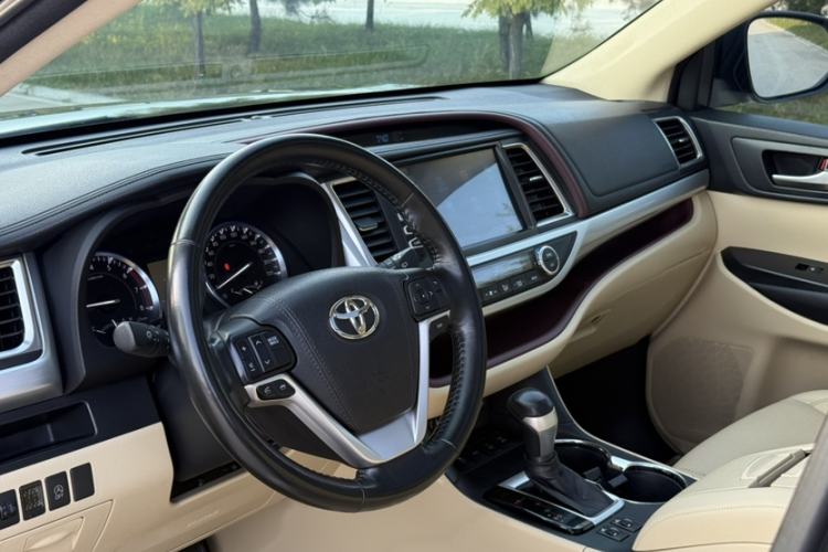 Used Toyota Highlander 2015 2.0T Four-Wheel Drive Luxury Edition 7-Seater
