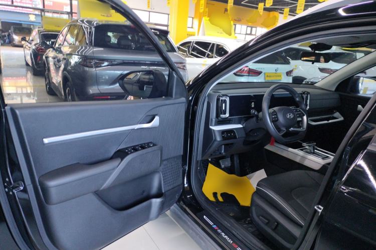 Used Hyundai ix35 2023 Musso 2.0L Deluxe Edition DLX
