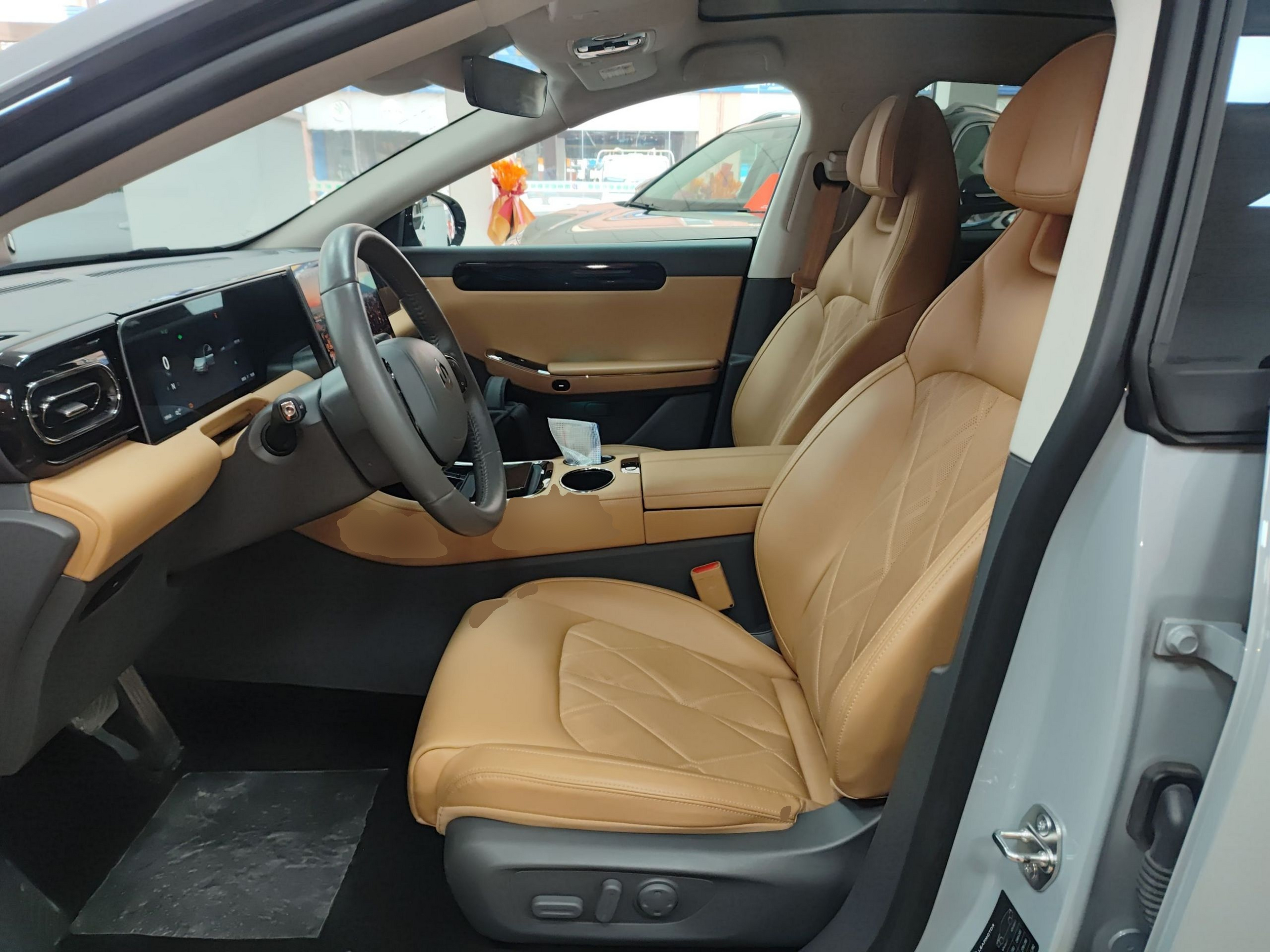 Переднее сиденье в автомобиле