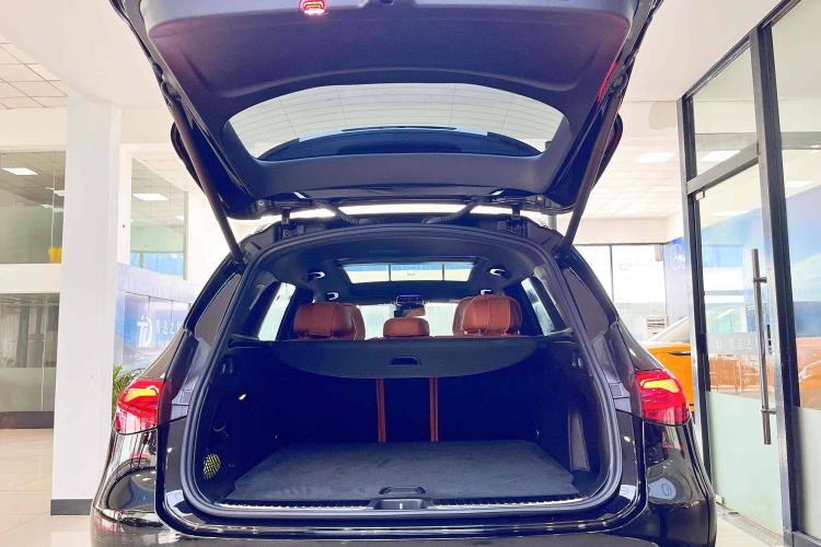 Used Mercedes-Benz GLC 2024 GLC 260 L 4MATIC Dynamic Edition 5-seater
