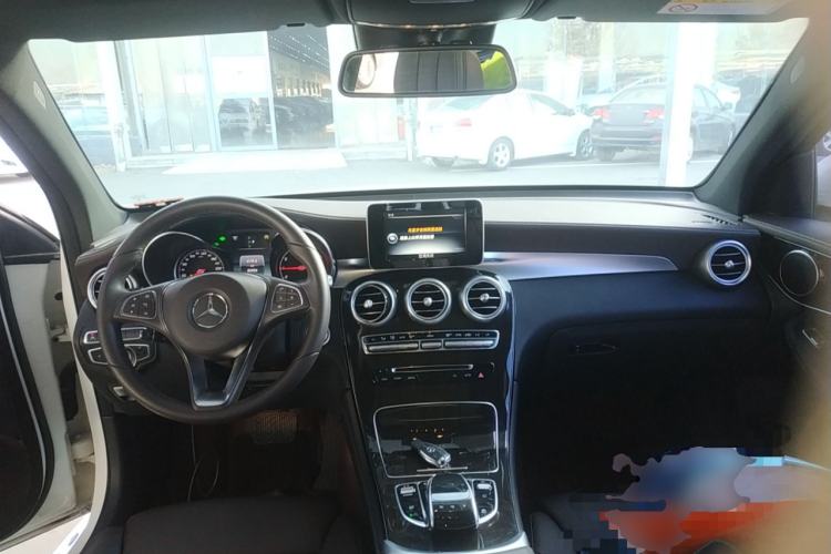 Used Mercedes-Benz GLC 2017 GLC 260 4MATIC Luxury Model
