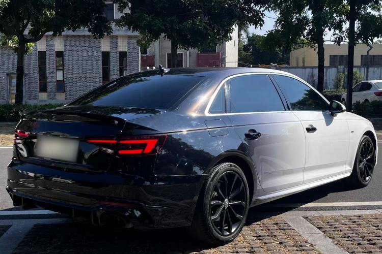 Used Audi A4L 2018 30th Anniversary Edition 40 TFSI Fashion Model
