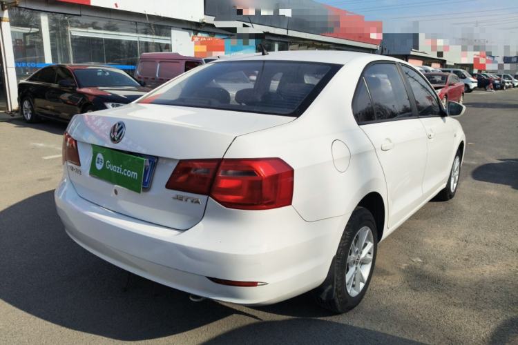 Used Volkswagen Jetta 2015 1.6L Manual Fashion Edition