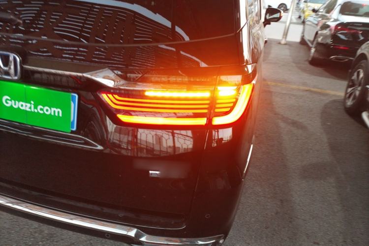 Used Honda Elysion 2022 2.0L eHEV Luxury Edition
