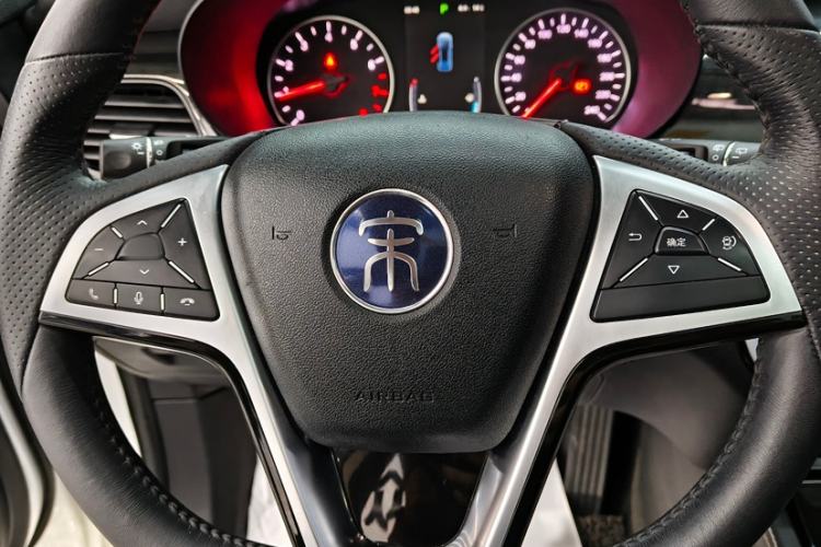 Used BYD Song MAX 2019 1.5T Automatic Smart Connect ZhiLian RuiDong Model 7 Seats China V Emission Standard
